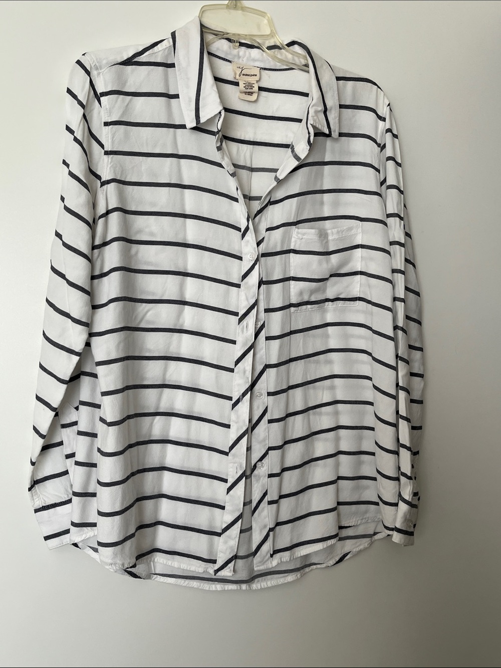 ❤️ 3 items for $30 Andrea Jovine White Button-Down Shirt with Grey/Black Stripes